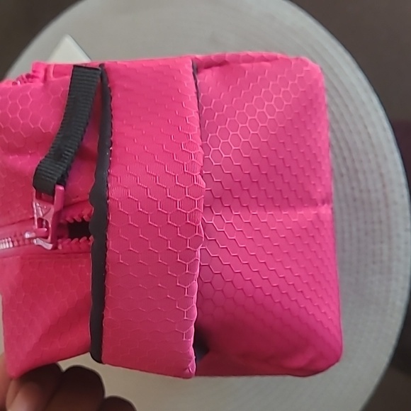 👝Adidas Team Toiletry Bag - Picture 5 of 13